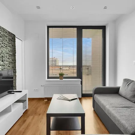 Bright With Parking & Balcony Apartment Bratislava