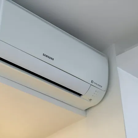 Bright With Parking & Balcony Pressburg