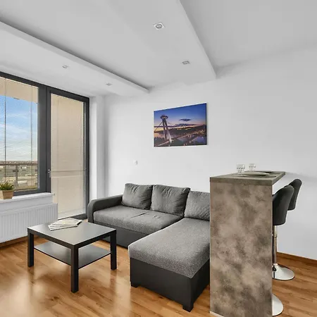 Bright With Parking & Balcony Братислава