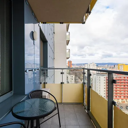 Апартаменты Bright With Parking & Balcony Братислава