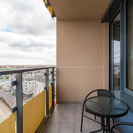 Bright With Parking & Balcony Апартаменты Братислава