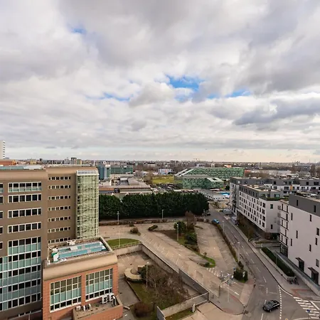 Апартаменты Bright With Parking & Balcony