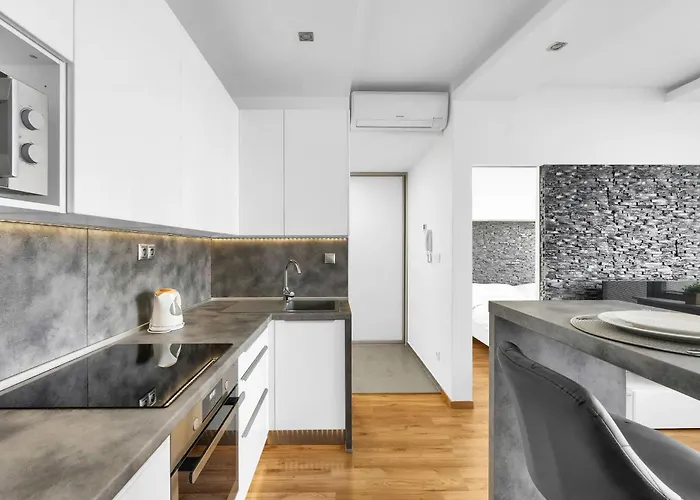 Apartmán Bright With Parking & Balcony