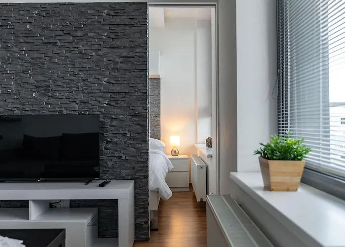 Apartmán Bright With Parking & Balcony *