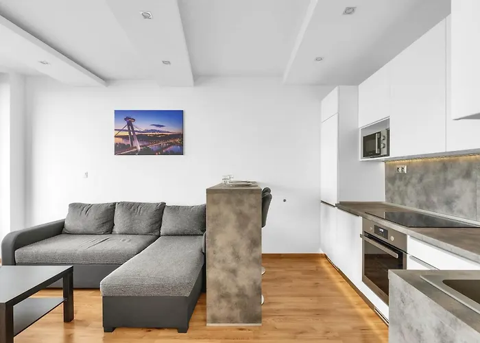 Bright With Parking & Balcony * Bratysława