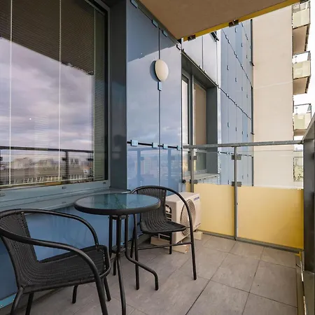 Apartment Bright With Parking & Balcony