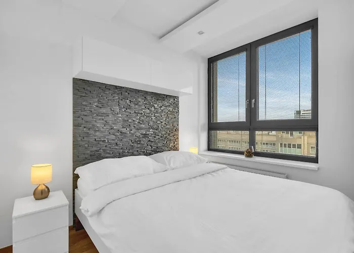 Apartamento Bright With Parking & Balcony *