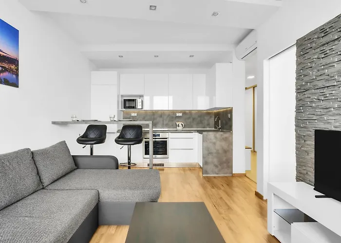 Bright With Parking & Balcony Apartamento *