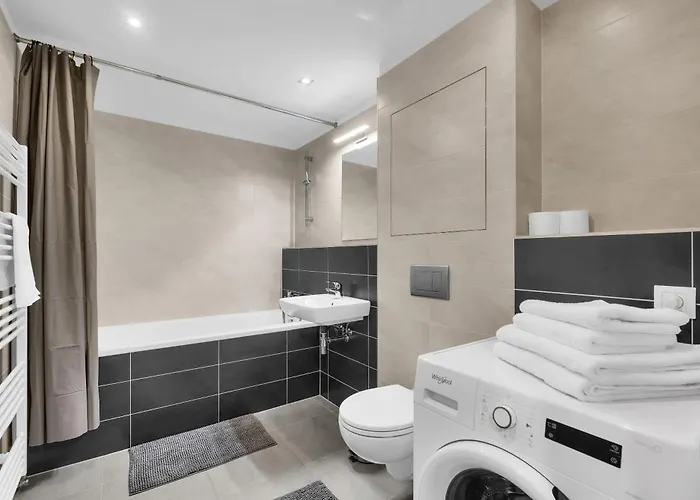 Apartamento Bright With Parking & Balcony