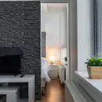 Διαμέρισμα Bright With Parking & Balcony *